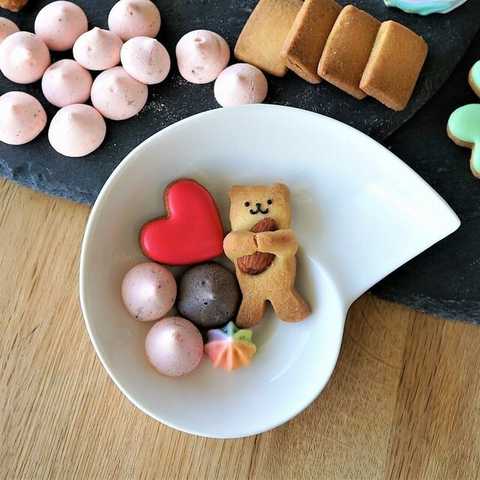 お菓子の宝石箱・くま缶(小)