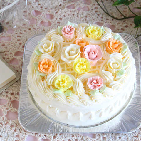 バタークリームデコレーションケーキ