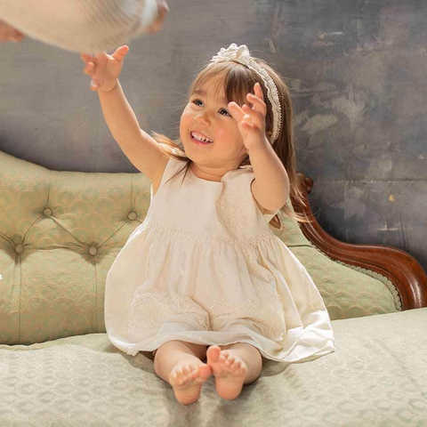 サンドレスとヘアバンド