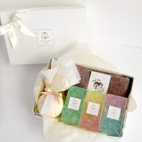 石けん3種類と入浴剤のセット タオル付き