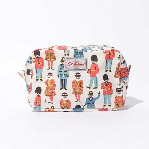 トラベルポーチ　ガード＆フレンズ