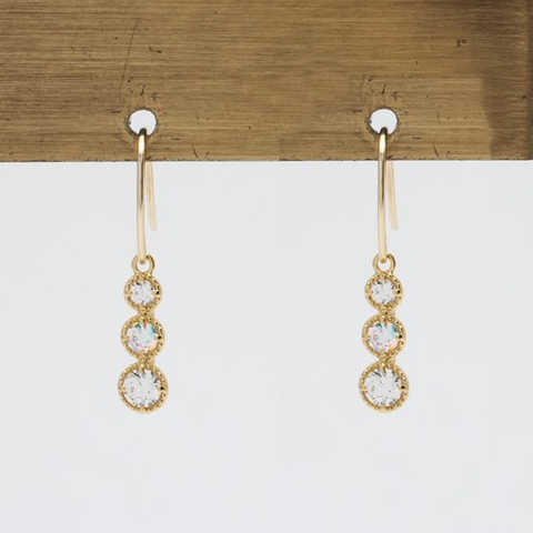 ベーシック クリア&ミスティックオーロラビジュー ピアス