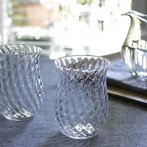 河上智美／イチゴワイングラス