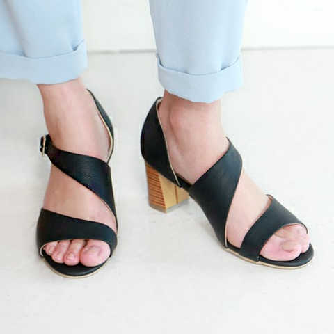 スネイルサンダル