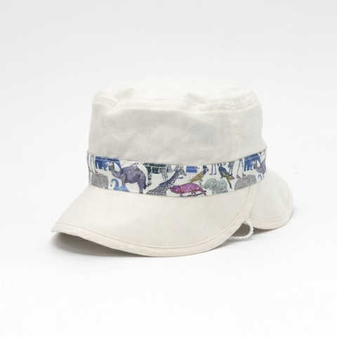 リバティプリントリバーシブル帽子　Ｑｕｅｕｅ ｆｏｒ ｔｈｅ ｚｏｏ