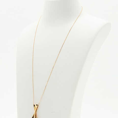 リュバンドレープロングネックレス