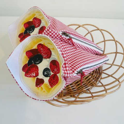 クレープポーチ（イチゴ）