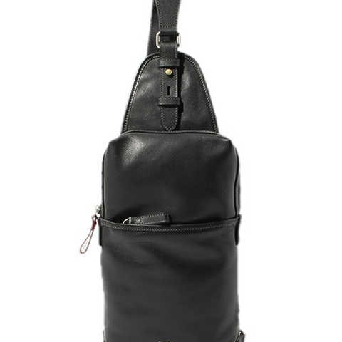 PODIUM STUDS LEATHER BODY BAG / 833792 R310N