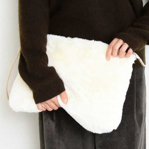 BY∴ フェイクファークラッチバッグ -2WAY-