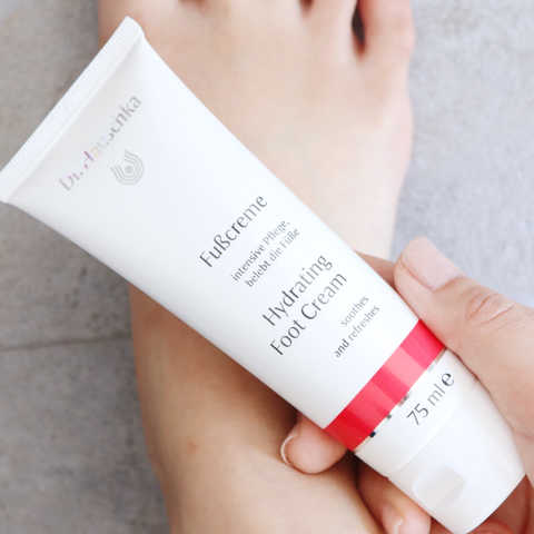 フットケアクリーム｜DR.ハウシュカ 