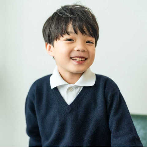 アルカディアルカ arcadiarca カシミヤ100% キッズVネックセーター[120cm～160cm]