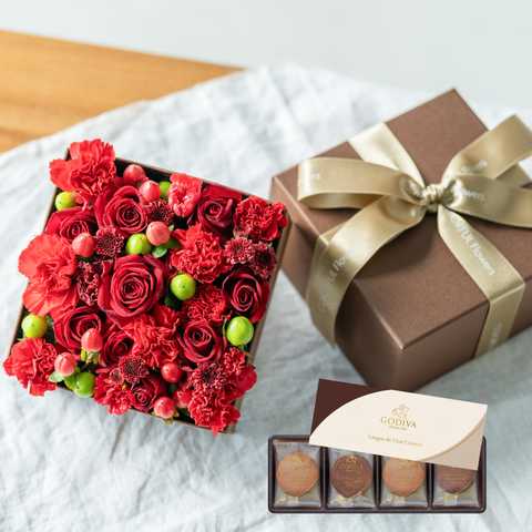 【送料無料】BOXアレンジメントとGODIVAクッキーセット[GODIVAショッパー付き]