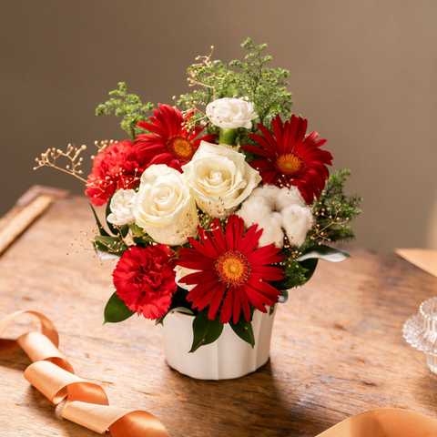 【送料無料】フラワーギフト　カラフルガーデンフラワーアレンジメント　Sサイズ