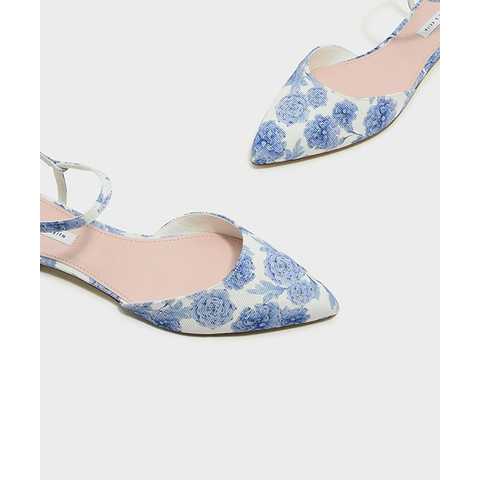 アンクルストラップポインテッドサンダル / ANKLE STRAP POINTED SANDALS