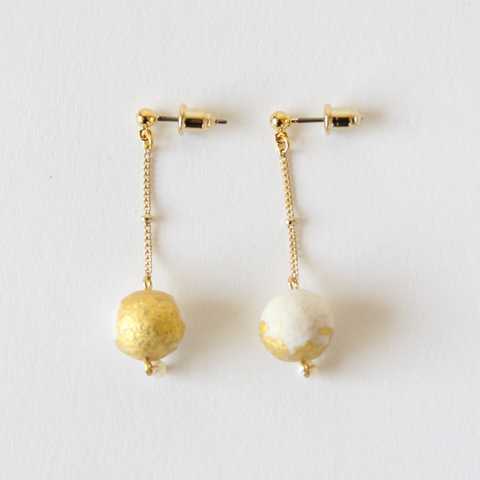 【別注】ゆれるピアス　金箔玉