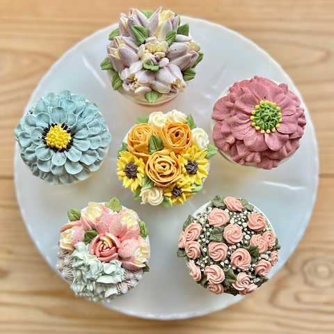 お花のカップケーキ Ugly Duckling