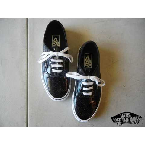 【VANS】 バンズ  レディース スニーカー “ Patent Galaxy”  クラッシック スリッポン“AUTHENTIC”BLACK/Tr Wht  style No. VN-0003Z3HVQ 