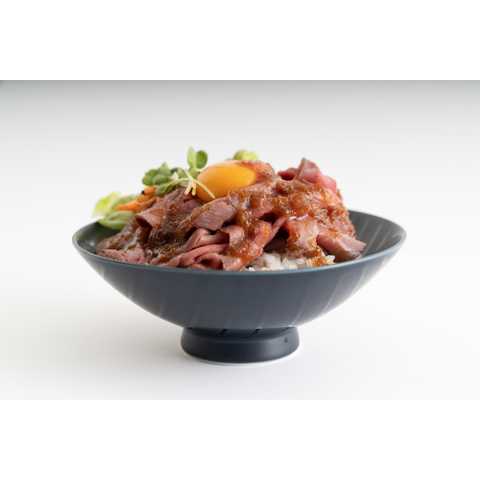 兵庫　神戸肉バル「バルティロ」 赤ワイン仕立てのローストビーフ 200g×2