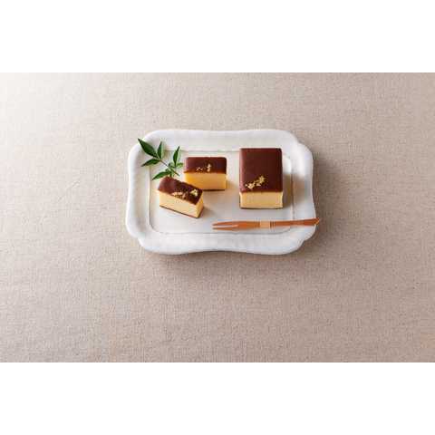 京・伏見　三源庵　金箔カステラ