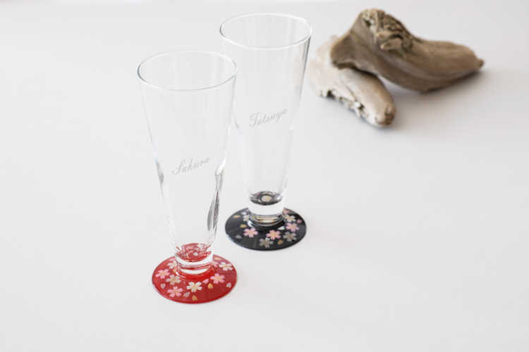 ガラス製のビールグラス