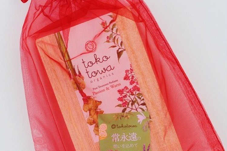 ピュアトリートメントパフューム／レッド | ラッピング