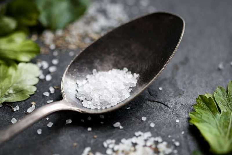 http://www.istockphoto.com/jp/%E3%82%B9%E3%83%88%E3%83%83%E3%82%AF%E3%83%95%E3%82%A9%E3%83%88/%E5%8F%A4%E3%81%84%E3%82%B9%E3%83%97%E3%83%BC%E3%83%B3%E5%B2%A9%E5%A1%A9%E3%83%91%E3%82%BB%E3%83%AA-gm505963024-83961275?st=_p_salt