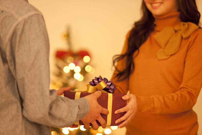 彼氏 彼女のクリスマスプレゼントに財布を贈ろう 財布選びのポイントをチェック Anny アニー