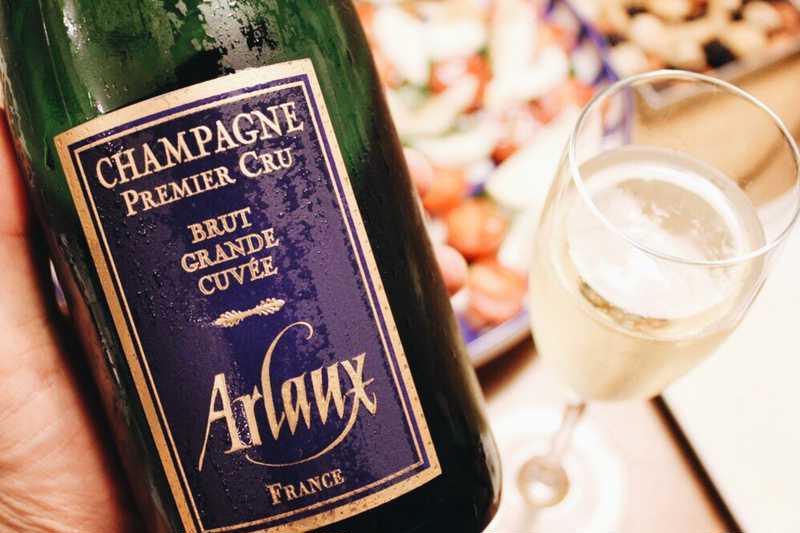 結婚祝いに人気のシャンパンを厳選紹介 一緒に贈りたいグラスもピックアップ Anny アニー