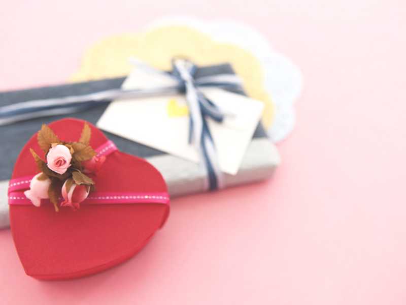 バレンタインに靴下をチョコと一緒にプレゼント おすすめ人気ブランドと贈る意味 Anny アニー